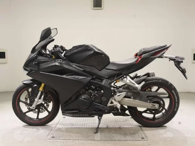 Honda CBR250RR-2