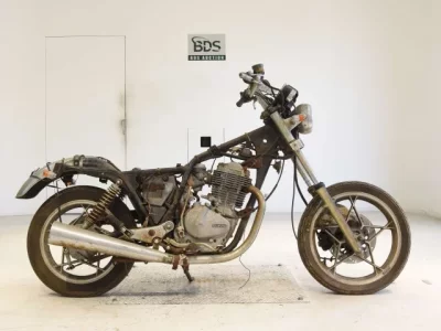 Suzuki GN400E