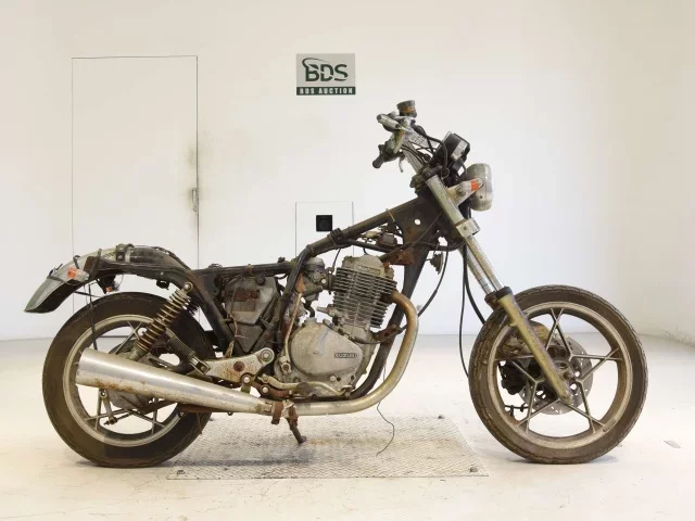 Suzuki GN400E