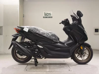 Honda FORZA -6