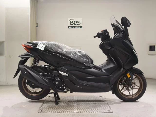 Honda FORZA -6