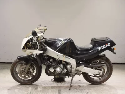 Yamaha FZR250R-2