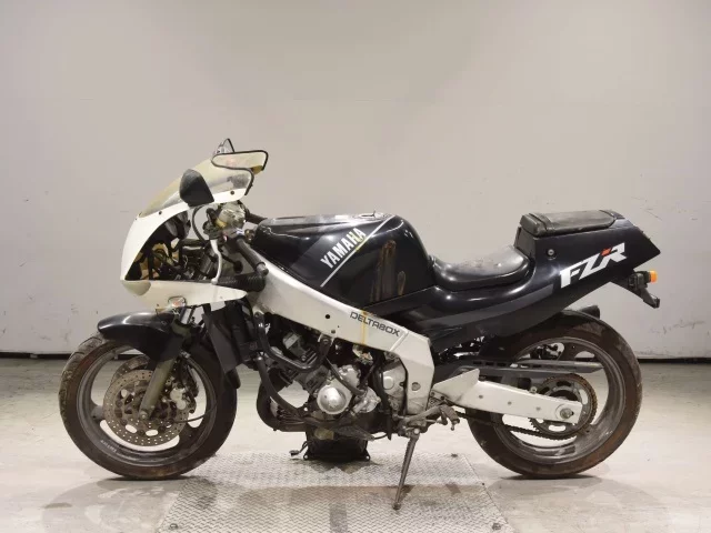 Yamaha FZR250R-2