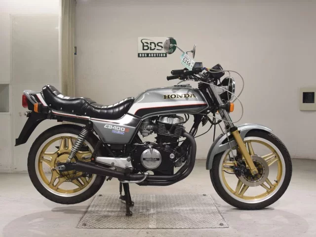 Honda CB400 лот № 5256 оценка 4  с аукциона в Японии