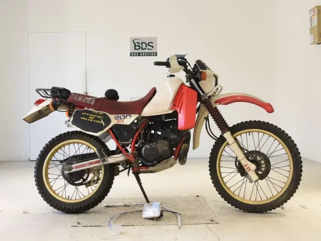 Yamaha DT200R