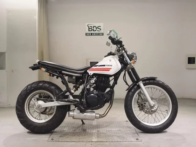 Yamaha TW200-2 лот № 7661 оценка 4  с аукциона в Японии