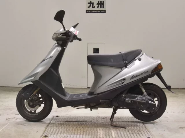 Suzuki ADDRESS V100