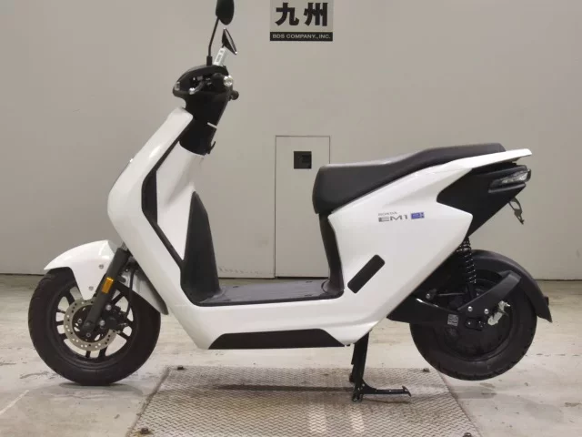 Honda EM1E: