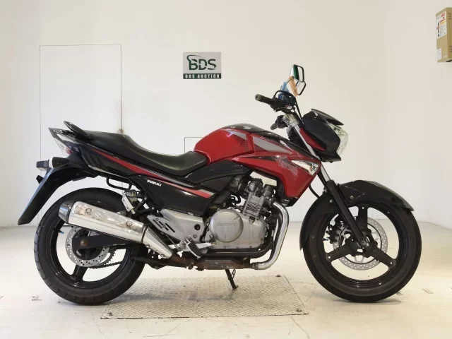Suzuki GSR250