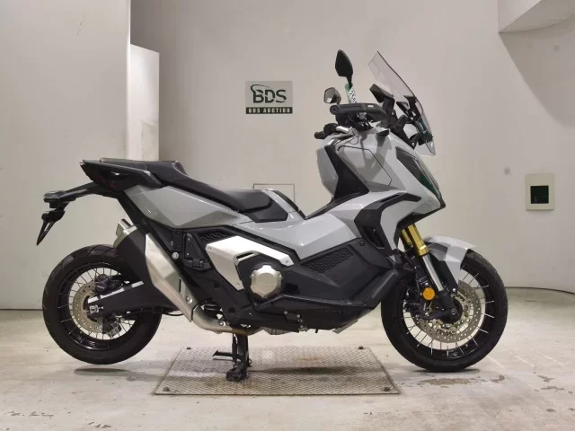 Honda X-ADV750-2 лот № 2565 оценка 5  с аукциона в Японии
