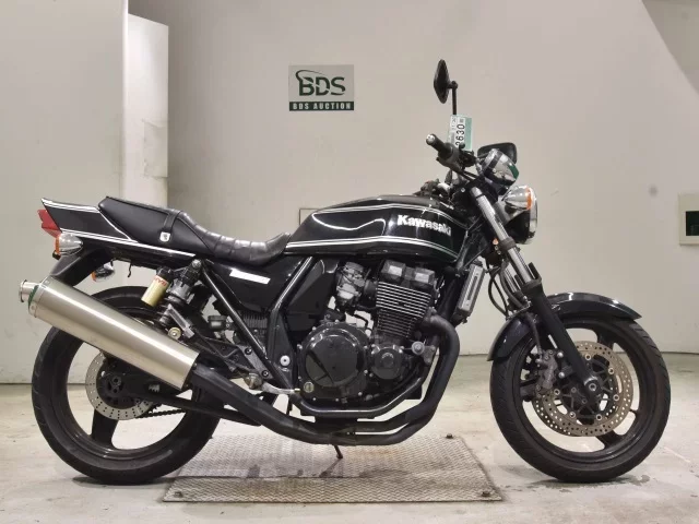 Kawasaki ZRX-2 лот № 2630 оценка 4  с аукциона в Японии