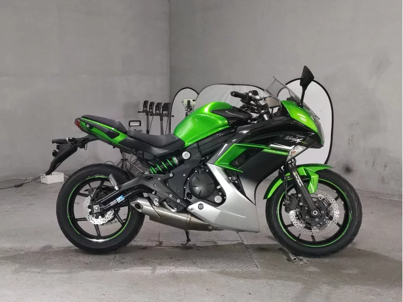 Kawasaki NINJA400 лот № 7040 оценка 4  с аукциона в Японии