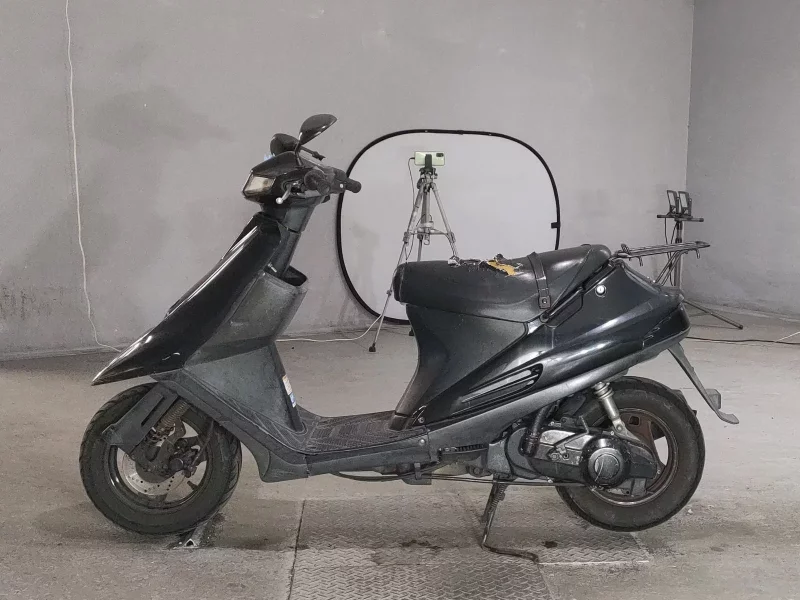 Suzuki ADDRESS V100