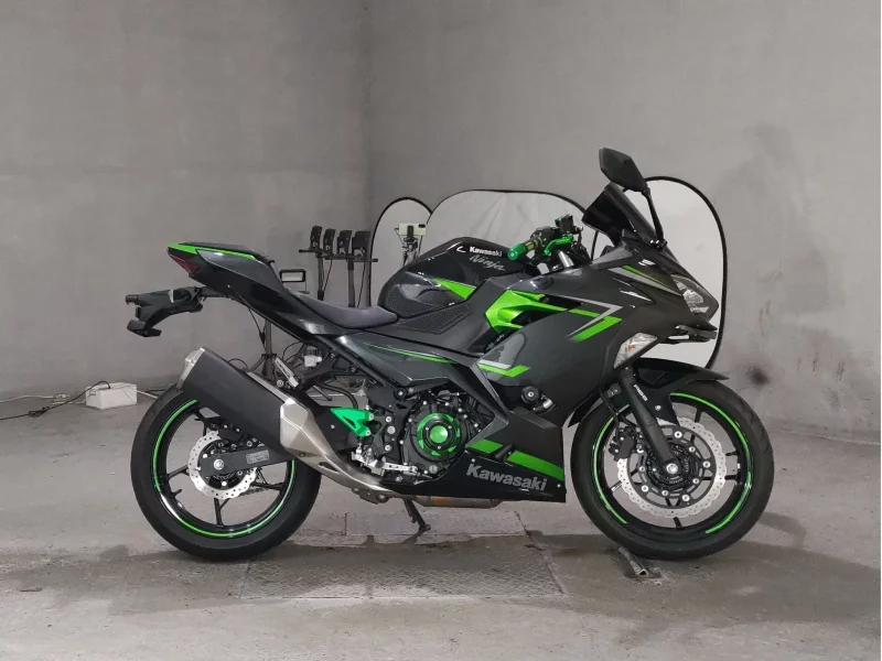 Kawasaki NINJA400