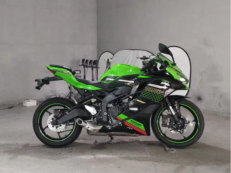 Kawasaki NINJA ZX-25R SE лот № 7362 оценка 4  с аукциона в Японии