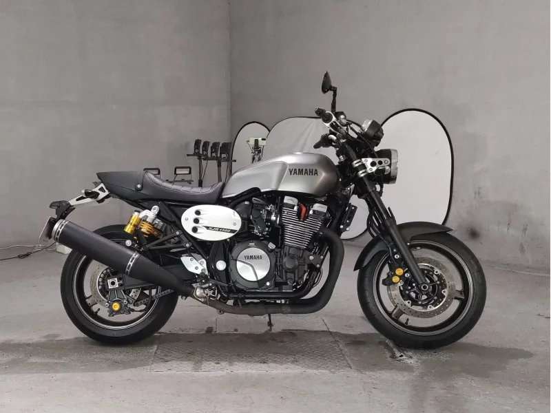 Yamaha XJR1300C лот № 8381 оценка 4.5  с аукциона в Японии