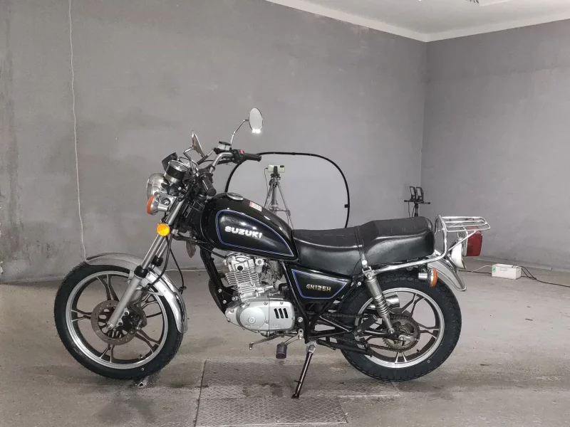 Suzuki GN125H