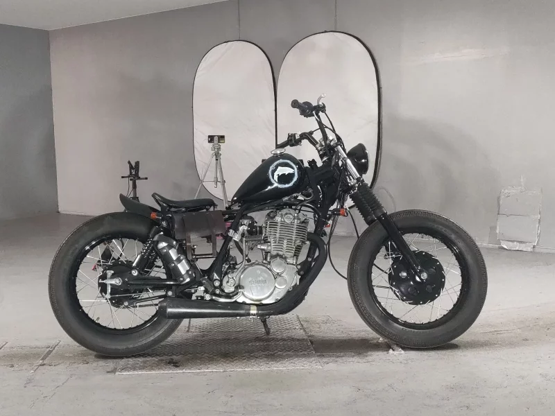 Yamaha SR400-1