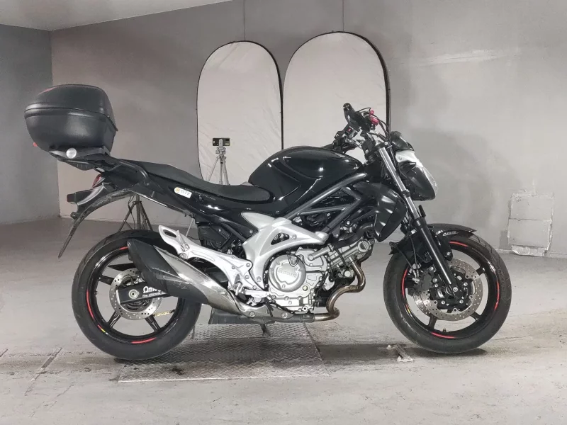 Suzuki GLADIUS400