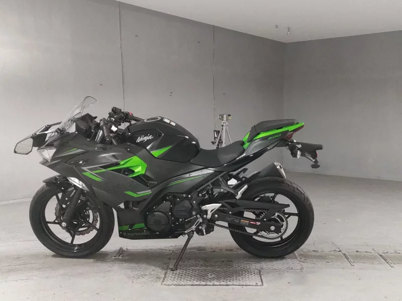 Kawasaki NINJA400