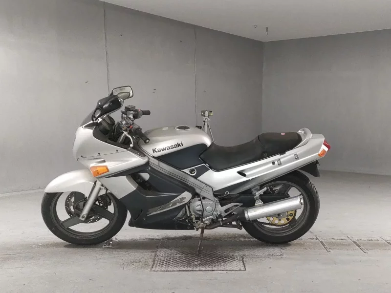 Kawasaki ZZR250
