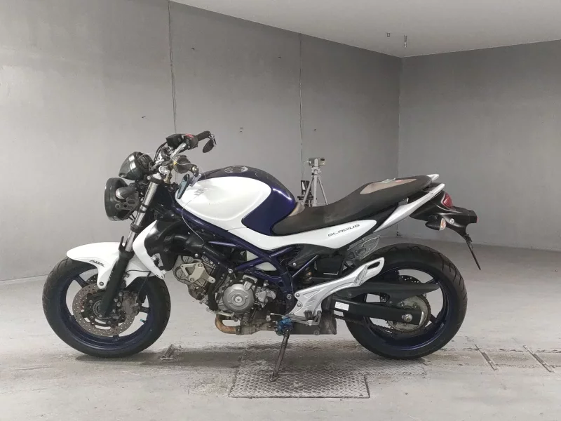 Suzuki GLADIUS400