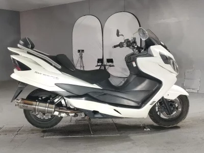 Suzuki SKYWAVE 250S