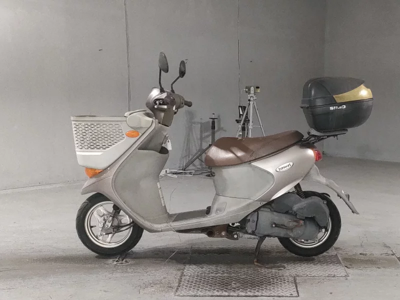 Suzuki LET S4