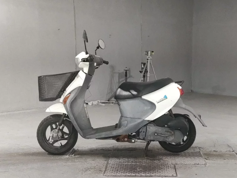 Suzuki LET S4