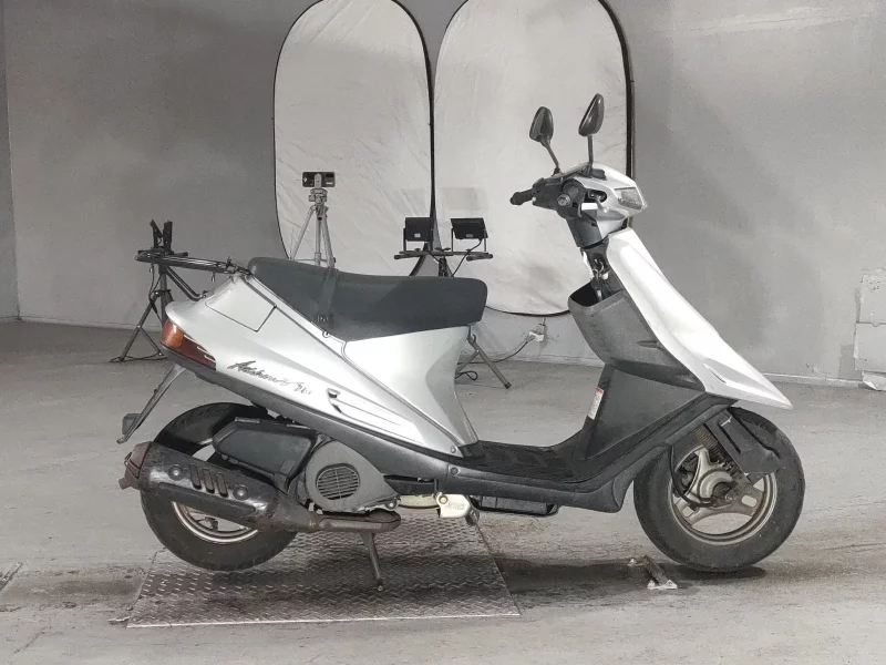 Suzuki ADDRESS V100