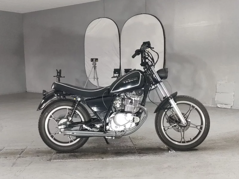Suzuki GN125H