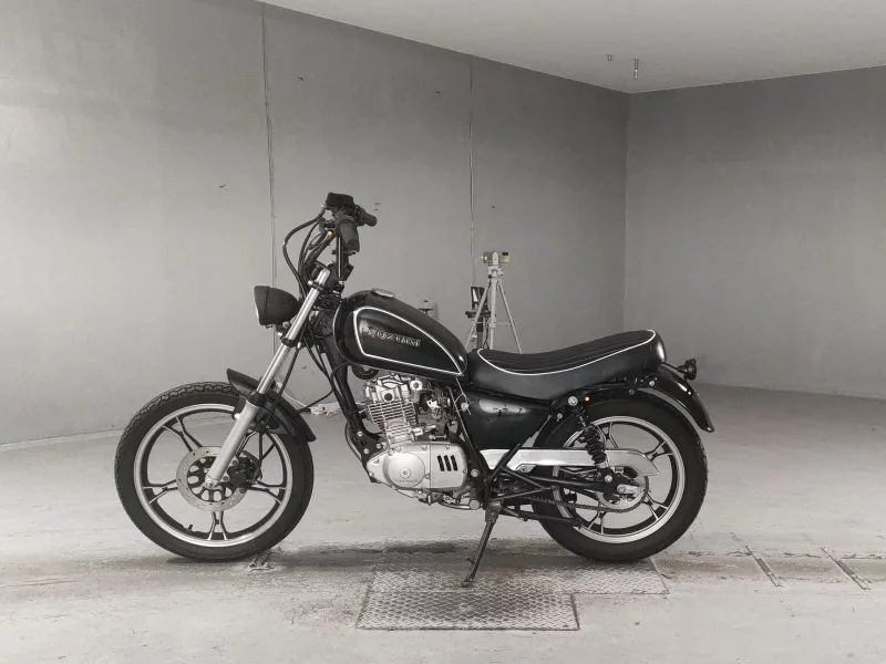Suzuki GN125H