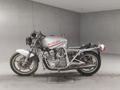 Suzuki GSX750S KATANA