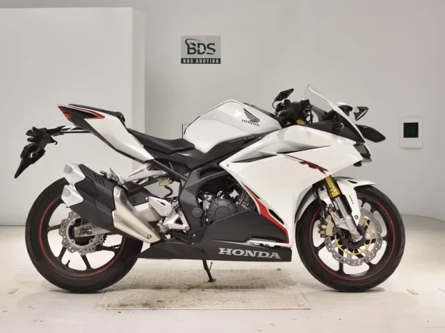 Honda CBR250RR-2A лот № 7643 оценка 5  с аукциона в Японии