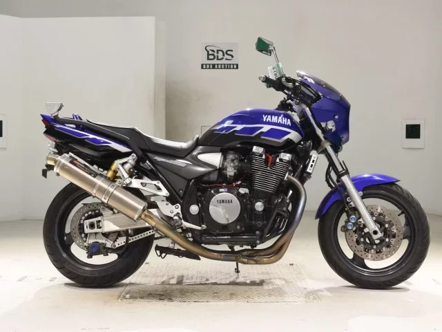 Yamaha XJR1300 лот № 5190 оценка 4  с аукциона в Японии