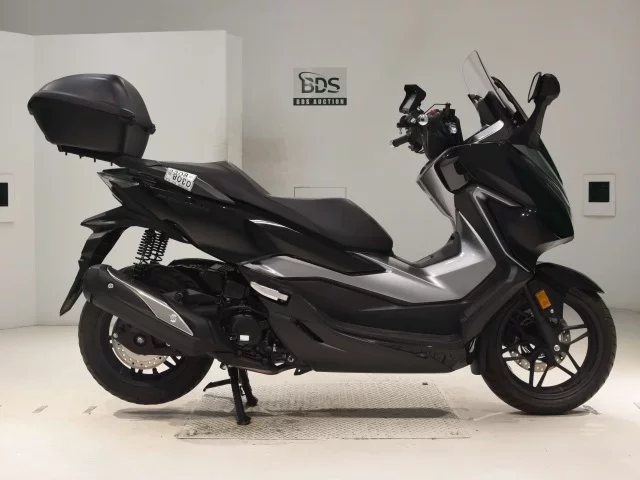 Honda FORZA -4 лот № 0308 оценка 6  с аукциона в Японии