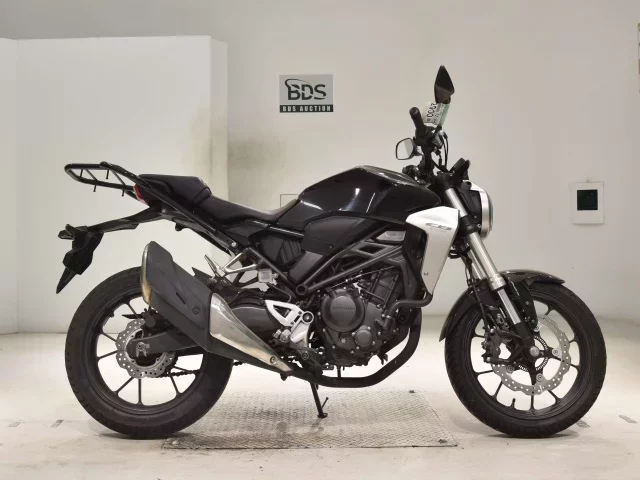 Honda CB250RA лот № 2900 оценка 4  с аукциона в Японии