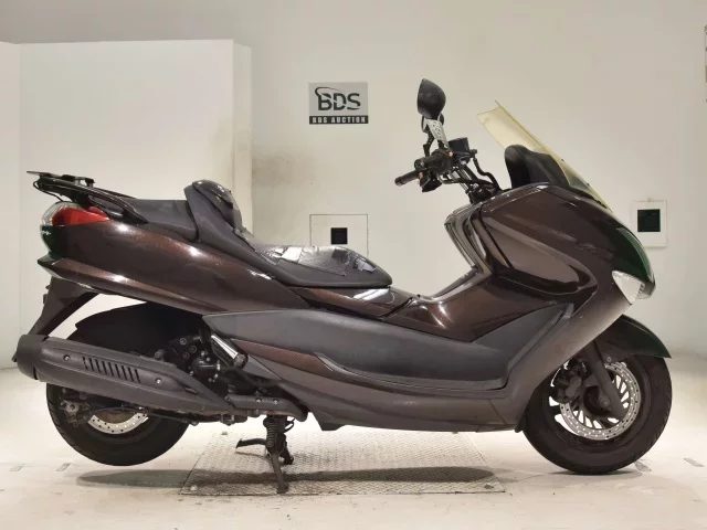 Yamaha MAJESTY 250-4 лот № 0397 оценка 4  с аукциона в Японии