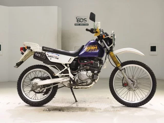 Suzuki DJEBEL200 лот № 5273 оценка 4  с аукциона в Японии