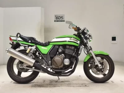 Kawasaki ZRX400  с аукциона в Японии
