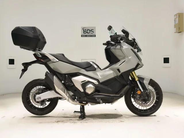 Honda X-ADV750-2 лот № 7867 оценка 6  с аукциона в Японии