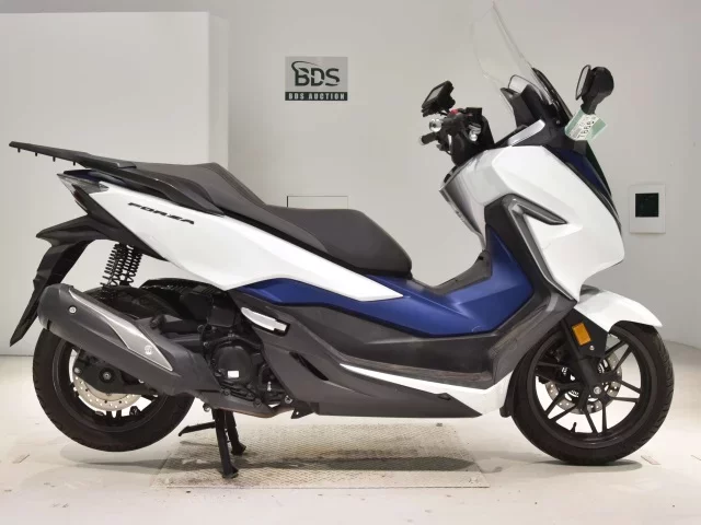 Honda FORZA -4 лот № 7866 оценка 5  с аукциона в Японии