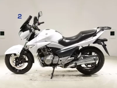 Suzuki GSR250  с аукциона в Японии