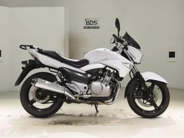 Suzuki GSR250 лот № 2967 оценка 4  с аукциона в Японии