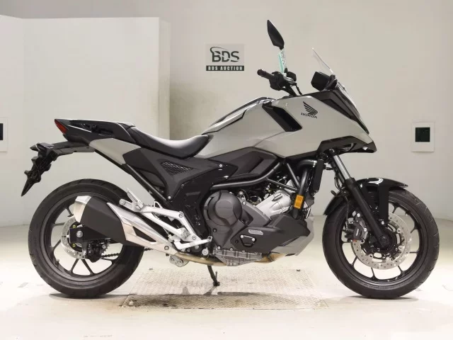 Honda NC750XD-3 лот № 5274 оценка 9  с аукциона в Японии