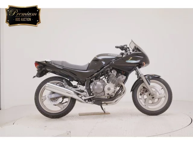 Yamaha XJ400 DIVERSION лот № 0038 оценка 5  с аукциона в Японии