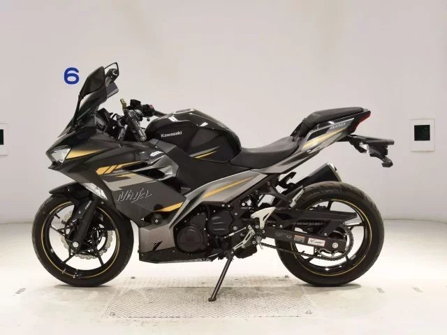 Kawasaki NINJA400-2