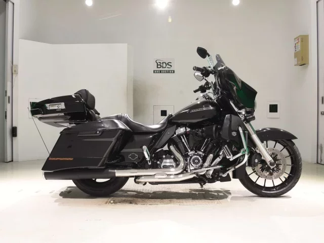 Harley-Davidson HARLEY FLHX1750 лот № 2973 оценка 4  с аукциона в Японии
