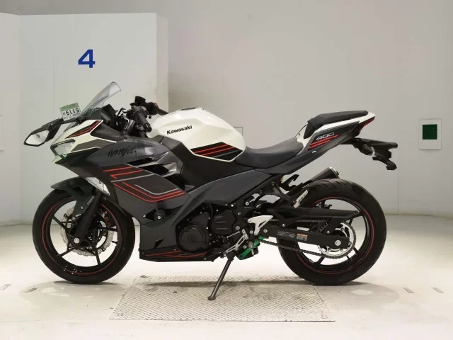 Kawasaki NINJA400-2