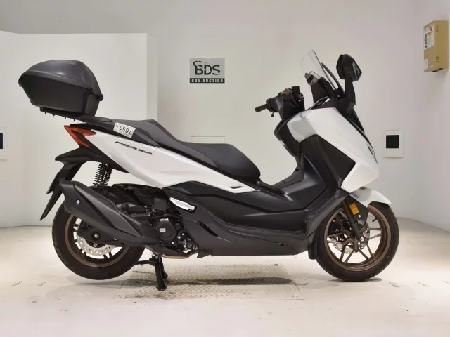 Honda FORZA -6